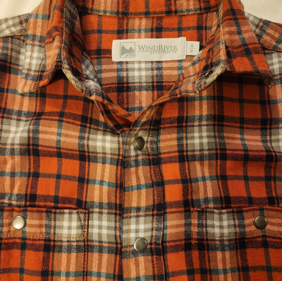 WindRiver men's small red/orange flannel plaid long-sleeved snap fasten shirt - Picture 3 of 8